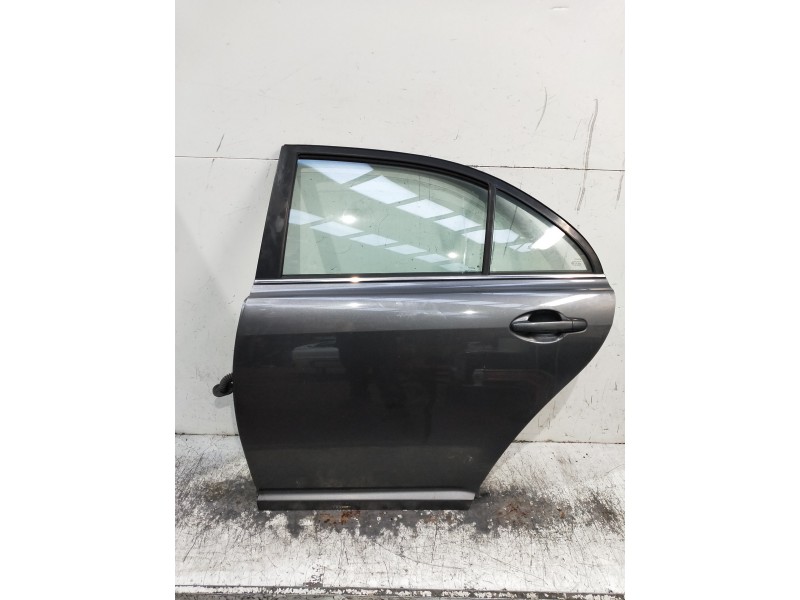 Recambio de puerta trasera izquierda para toyota avensis berlina (t25) referencia OEM IAM   4P