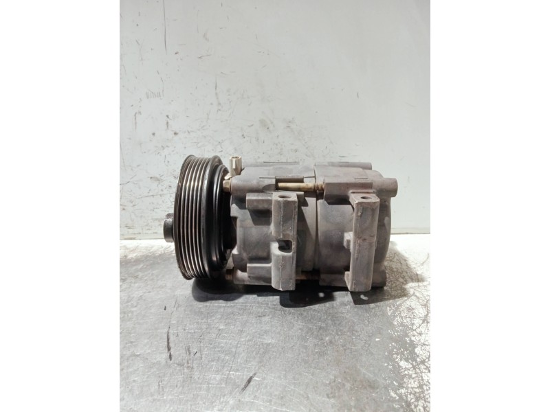Recambio de compresor aire acondicionado para ford fiesta (cbk) referencia OEM IAM 19D629AA  