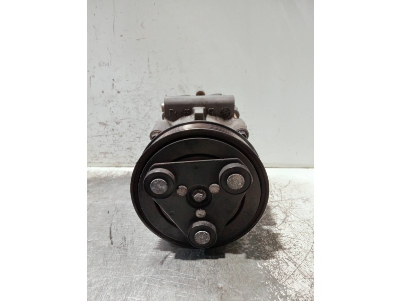 Recambio de compresor aire acondicionado para ford fiesta (cbk) referencia OEM IAM 19D629AA  