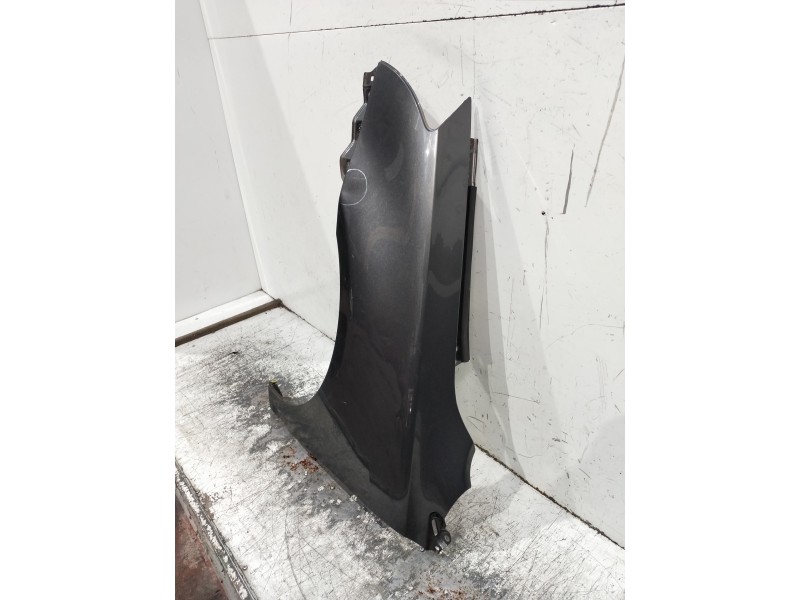 Recambio de aleta delantera izquierda para toyota avensis berlina (t25) referencia OEM IAM   