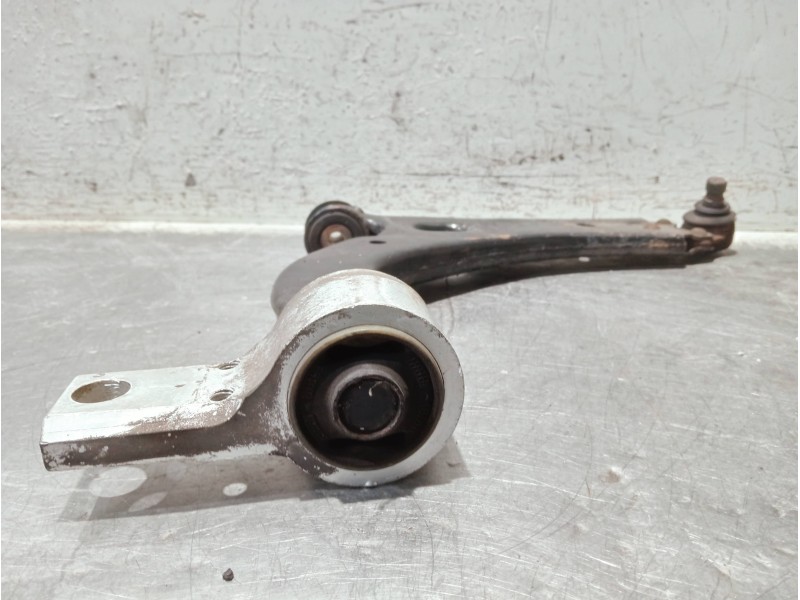 Recambio de brazo suspension inferior delantero derecho para ford fiesta (cbk) referencia OEM IAM 2S613042DA  
