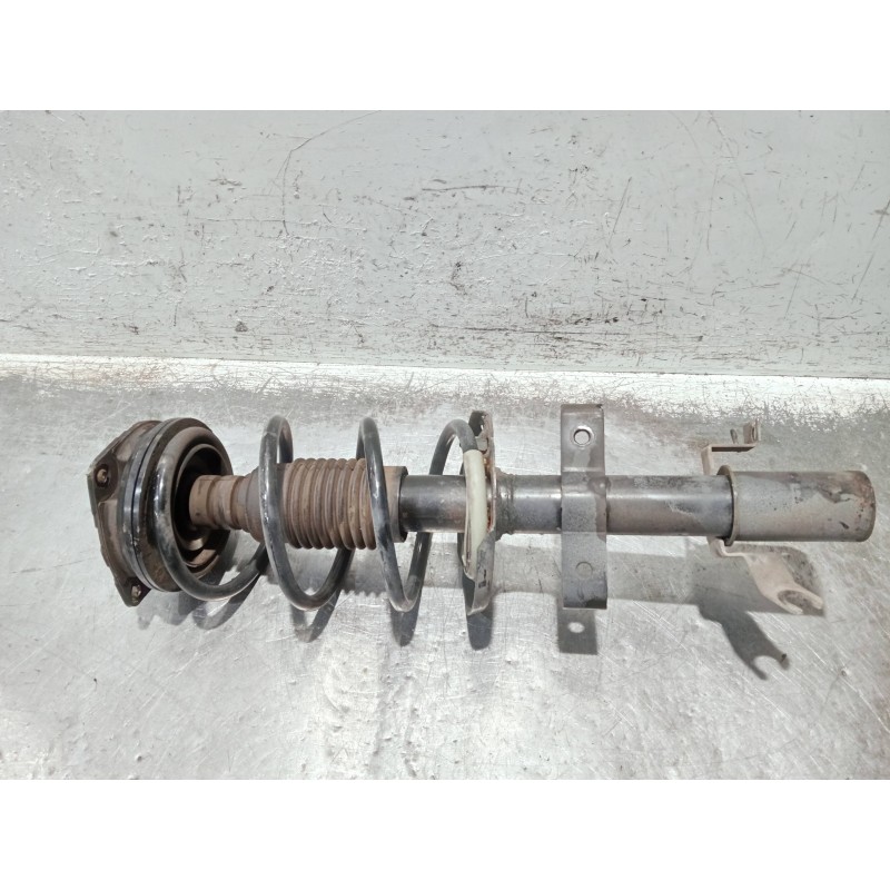 Recambio de amortiguador delantero derecho para renault clio iii confort dynamique referencia OEM IAM 8200556694 03071000328 