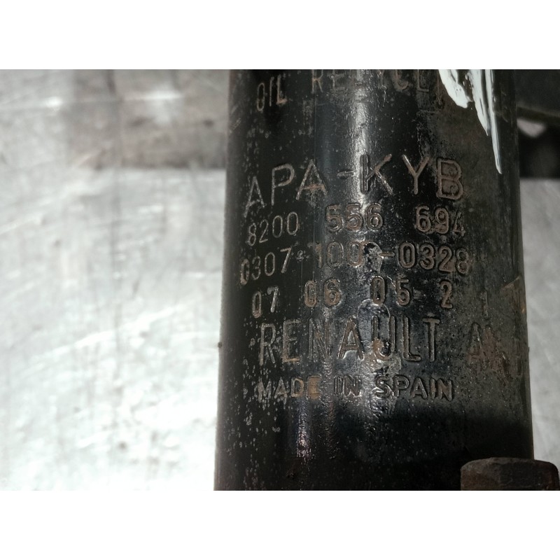 Recambio de amortiguador delantero derecho para renault clio iii confort dynamique referencia OEM IAM 8200556694 03071000328 