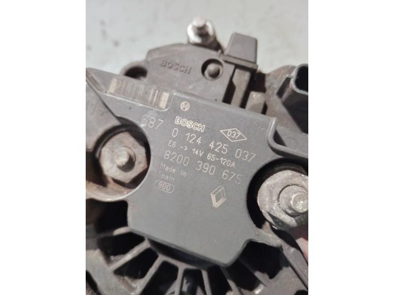 Recambio de alternador para renault clio iii confort dynamique referencia OEM IAM 8200390675 0124425037 