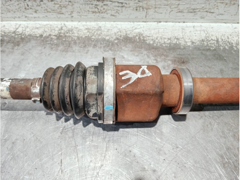 Recambio de transmision delantera derecha para renault clio iii confort dynamique referencia OEM IAM 8200499586 BJ87LACBR364 