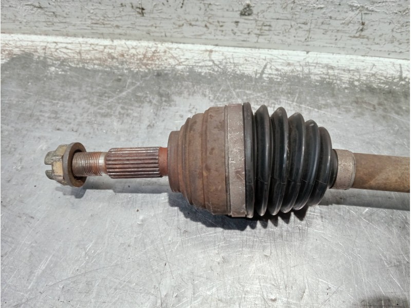 Recambio de transmision delantera derecha para renault clio iii confort dynamique referencia OEM IAM 8200499586 BJ87LACBR364 