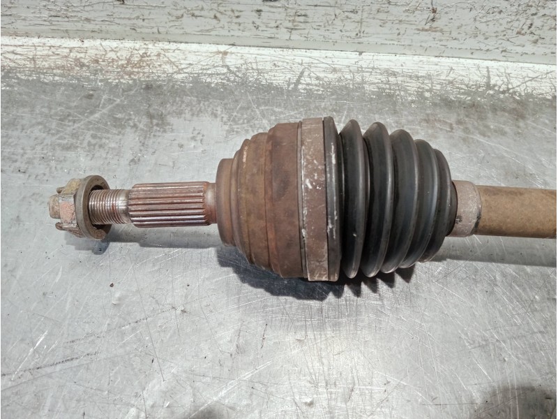 Recambio de transmision delantera izquierda para renault clio iii confort dynamique referencia OEM IAM 8200499585 BJ87LACBR363 