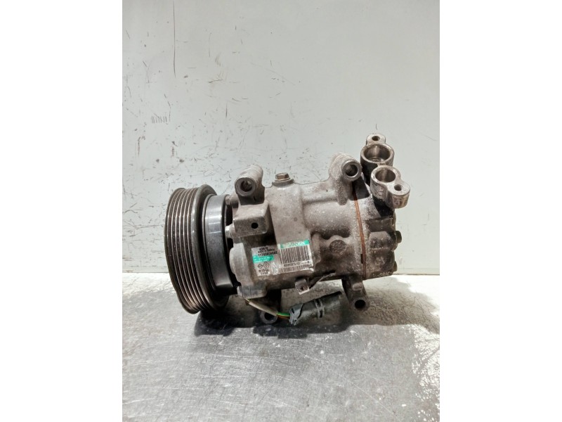 Recambio de compresor aire acondicionado para renault clio iii confort dynamique referencia OEM IAM 8200365787  