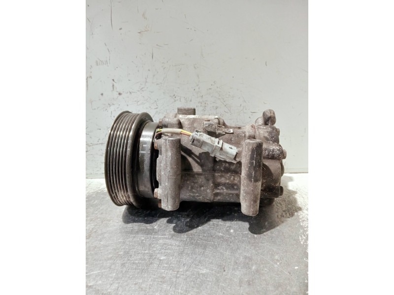 Recambio de compresor aire acondicionado para renault clio iii confort dynamique referencia OEM IAM 8200365787  