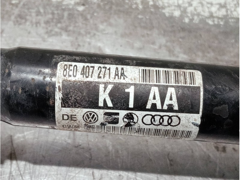 Recambio de transmision delantera derecha para audi a4 avant (8e) referencia OEM IAM 8E0407271AA  