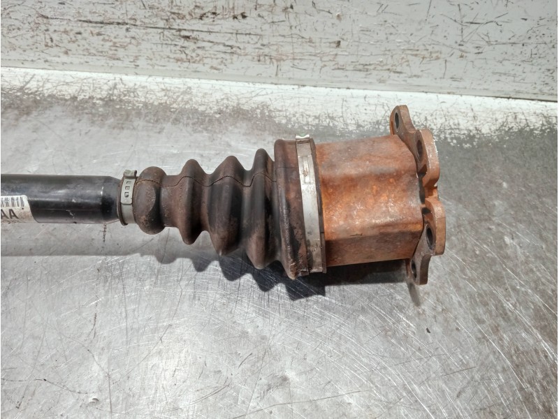 Recambio de transmision delantera izquierda para audi a4 avant (8e) referencia OEM IAM 8E0407272AA  