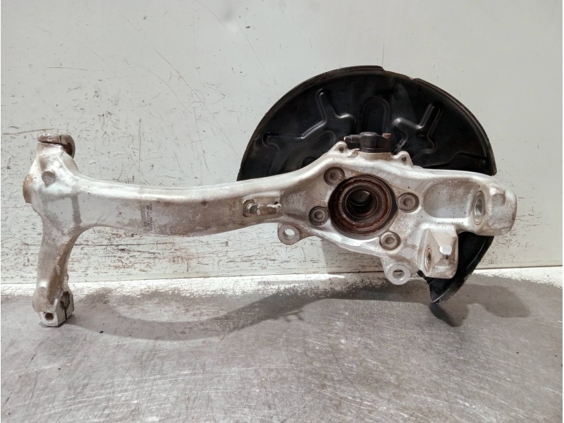 Recambio de mangueta delantera izquierda para audi a4 avant (8e) referencia OEM IAM 8E0615311A  