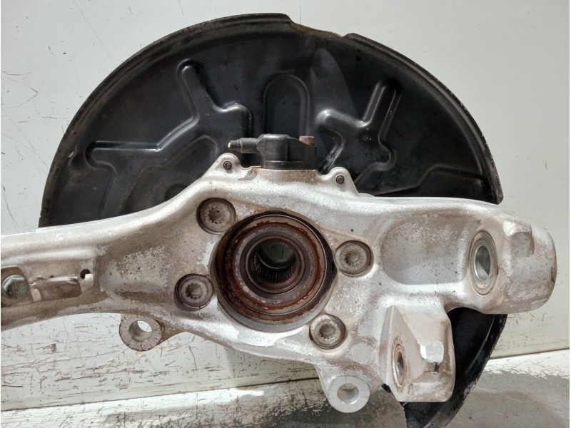 Recambio de mangueta delantera izquierda para audi a4 avant (8e) referencia OEM IAM 8E0615311A  