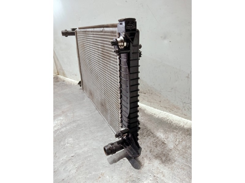 Recambio de radiador agua para audi a4 avant (8e) referencia OEM IAM CR1422000S 8MK376766344 70823785
