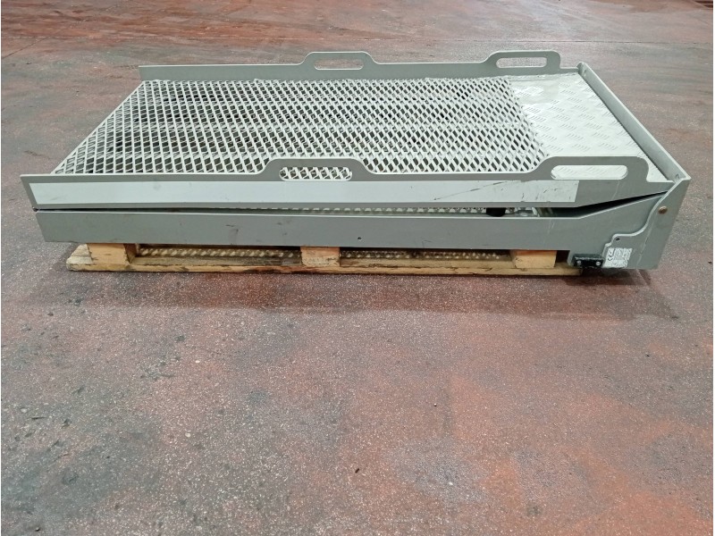 Recambio de herramientas para mercedes sprinterii caja cerrada (desde 01.06) referencia OEM IAM   RAMPA