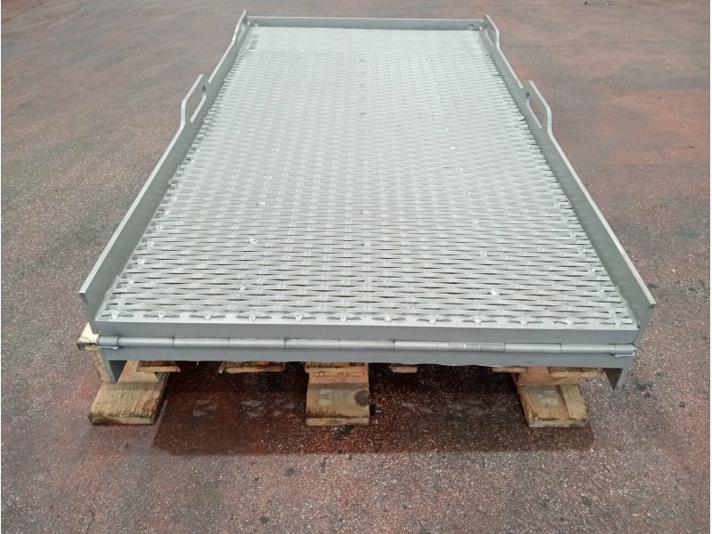 Recambio de herramientas para mercedes sprinterii caja cerrada (desde 01.06) referencia OEM IAM   RAMPA