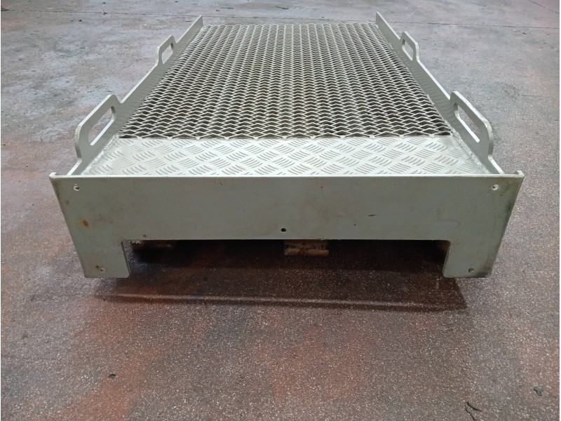 Recambio de herramientas para mercedes sprinterii caja cerrada (desde 01.06) referencia OEM IAM   RAMPA