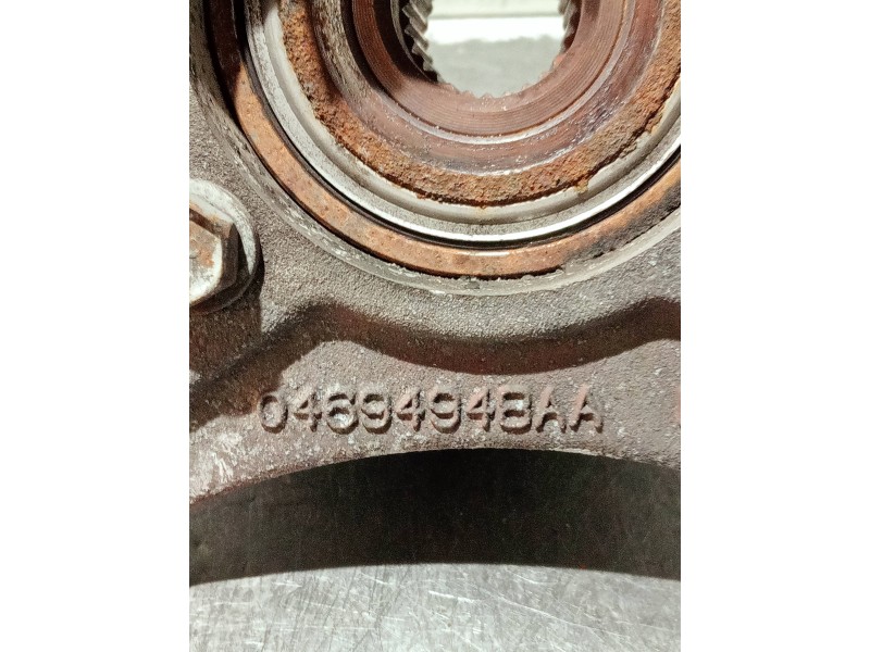 Recambio de mangueta delantera derecha para chrysler voyager (rg) referencia OEM IAM 04694948AA  