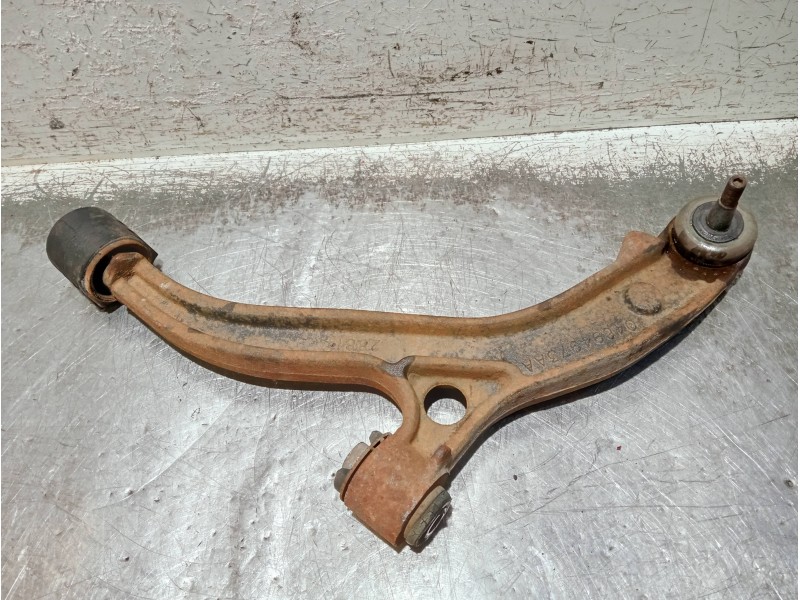 Recambio de brazo suspension inferior delantero izquierdo para chrysler voyager (rg) referencia OEM IAM 04694973AA  