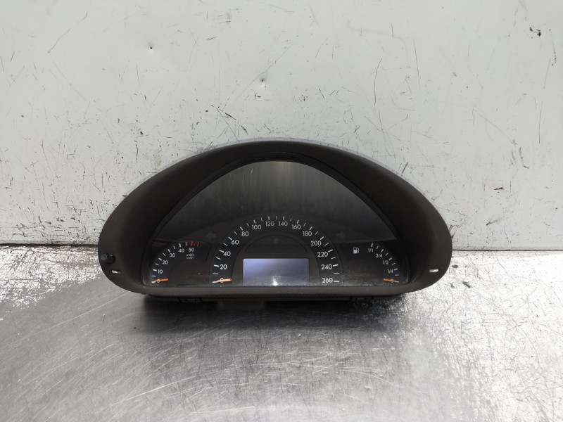 Recambio de cuadro instrumentos para mercedes clase c (w203) berlina referencia OEM IAM A2035401347 110080183 