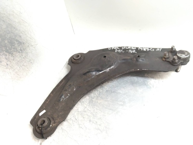 Recambio de brazo suspension inferior delantero izquierdo para opel vivaro combi 2.9t largo referencia OEM IAM   