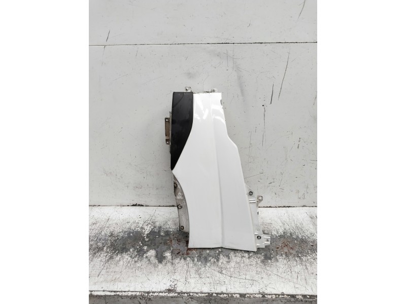 Recambio de aleta delantera izquierda para iveco daily furgón referencia OEM IAM   