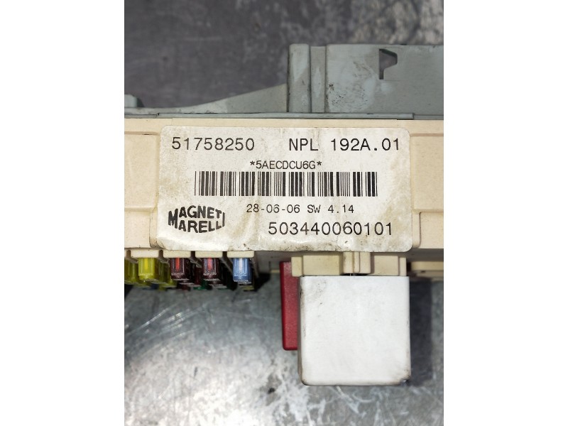 Recambio de caja reles / fusibles para fiat stilo (192) referencia OEM IAM 503440060101 51758250 