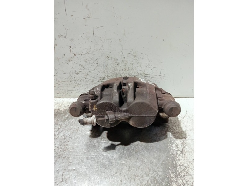 Recambio de pinza freno delantera derecha para nissan cabstar 09.06 referencia OEM IAM 970103  