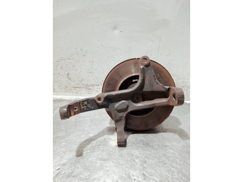 Recambio de mangueta delantera derecha para nissan cabstar 09.06 referencia OEM IAM   