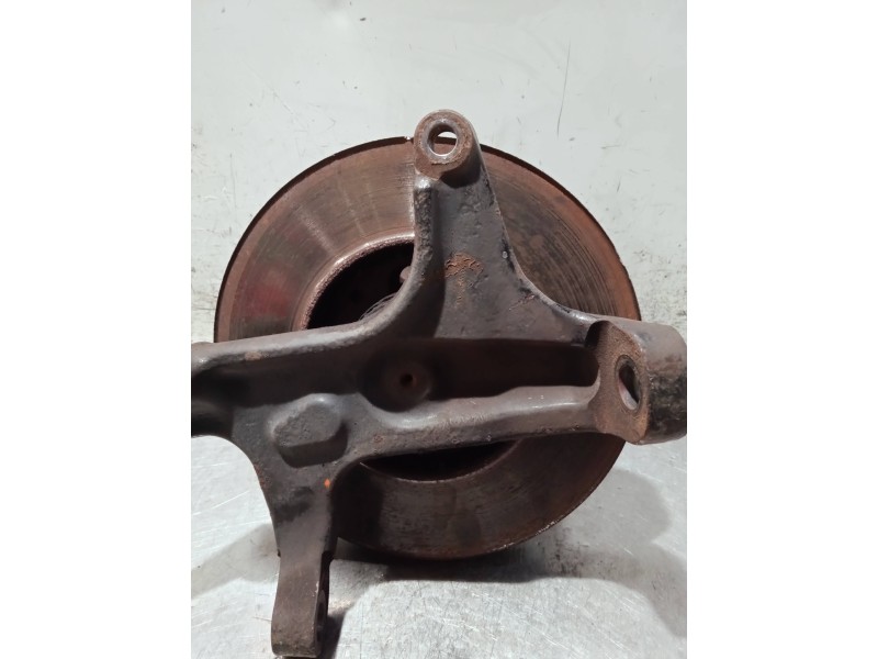 Recambio de mangueta delantera derecha para nissan cabstar 09.06 referencia OEM IAM   