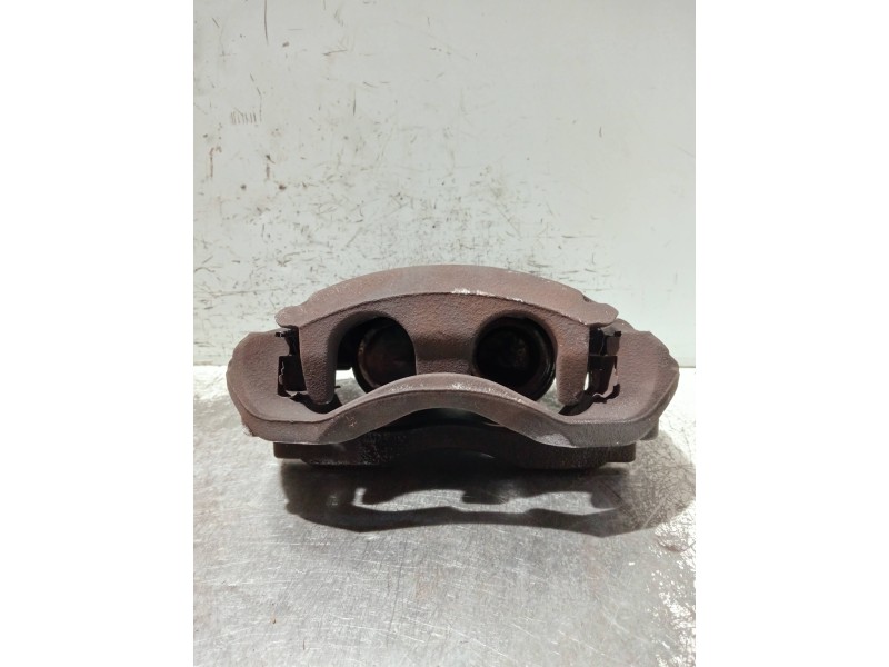 Recambio de pinza freno delantera izquierda para nissan cabstar 09.06 referencia OEM IAM 970102  