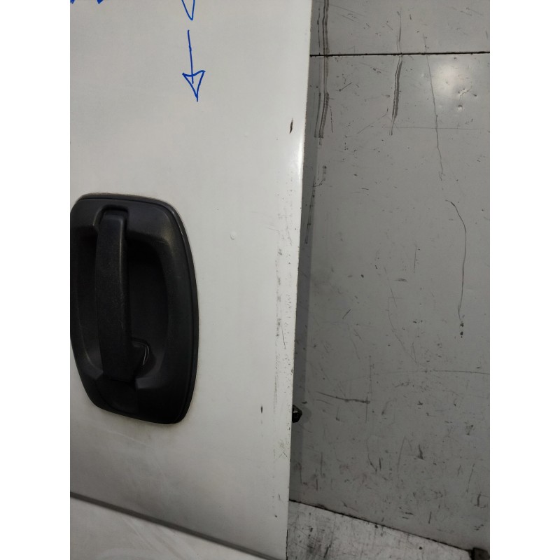 Recambio de puerta lateral corredera derecha para iveco daily furgón referencia OEM IAM  VER FOTOS CIEGA 5P