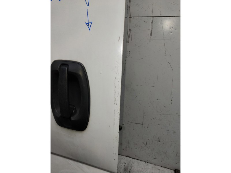 Recambio de puerta lateral corredera derecha para iveco daily furgón referencia OEM IAM  VER FOTOS CIEGA 5P