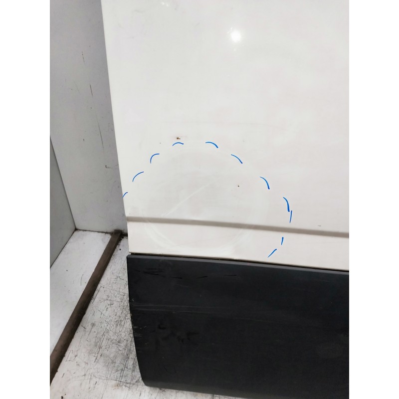 Recambio de puerta lateral corredera derecha para iveco daily furgón referencia OEM IAM  VER FOTOS CIEGA 5P