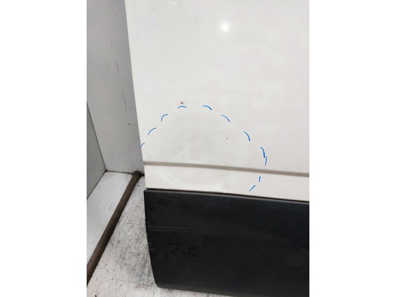 Recambio de puerta lateral corredera derecha para iveco daily furgón referencia OEM IAM  VER FOTOS CIEGA 5P