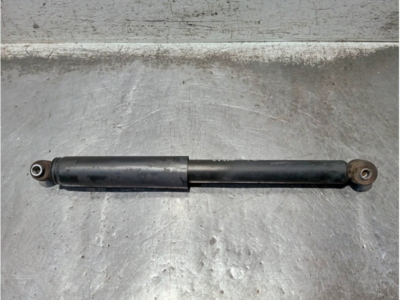 Recambio de amortiguador trasero izquierdo para nissan cabstar 09.06 referencia OEM IAM   