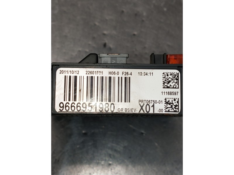 Recambio de caja reles / fusibles para peugeot 207 1.4 hdi referencia OEM IAM 9666951980 22661F01 