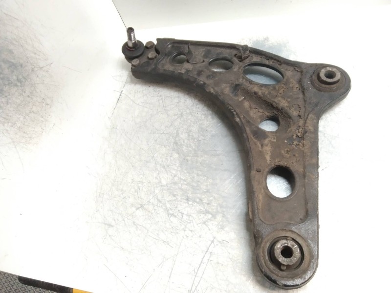 Recambio de brazo suspension inferior delantero izquierdo para opel vivaro furgón/combi (07.2006 =>) 2.0 16v cdti referencia OEM Recambio de brazo suspension inferior delantero izquierdo para opel vivaro furgón/combi (07.2006 =>) 2.0 16v cdti referencia OEM
