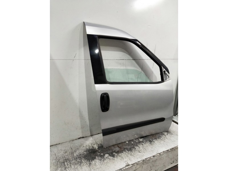 Recambio de puerta delantera derecha para opel combo d referencia OEM IAM   6P