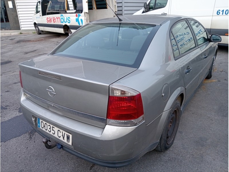 opel vectra c berlina del año 2004