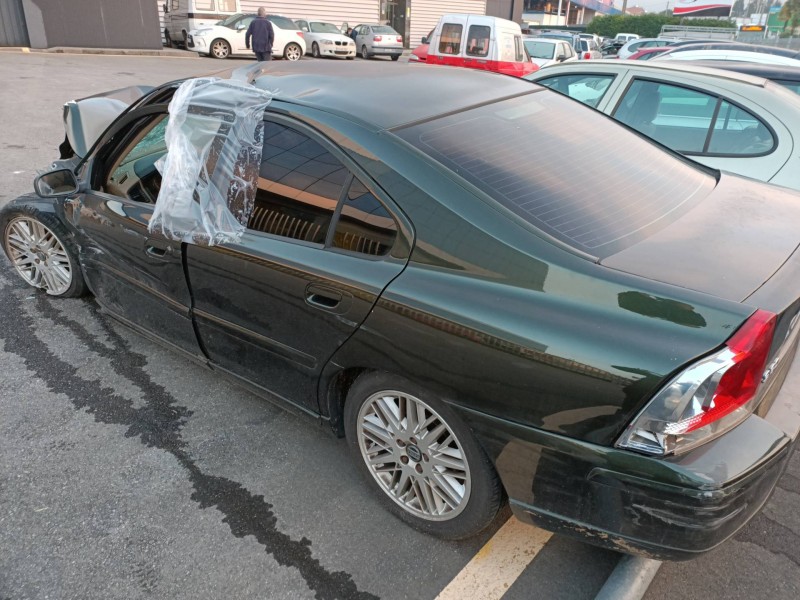 volvo s60 berlina del año 2005