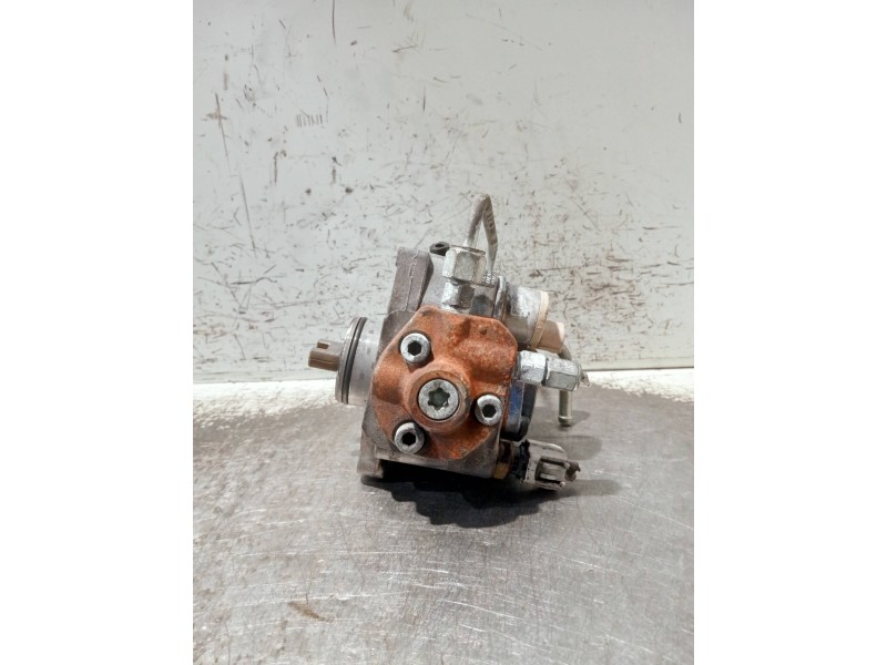 Recambio de bomba inyeccion para toyota avensis berlina (t25) referencia OEM IAM 221000R010 HU2940000314 DENSO