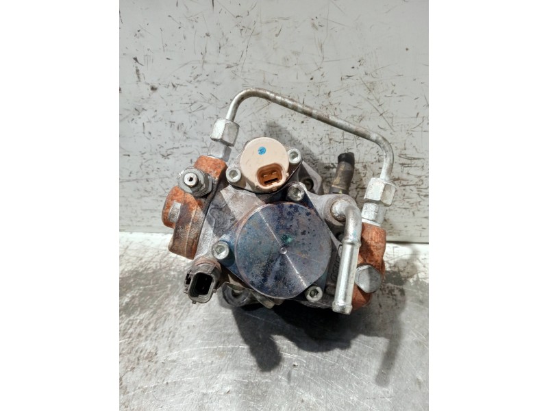 Recambio de bomba inyeccion para toyota avensis berlina (t25) referencia OEM IAM 221000R010 HU2940000314 DENSO