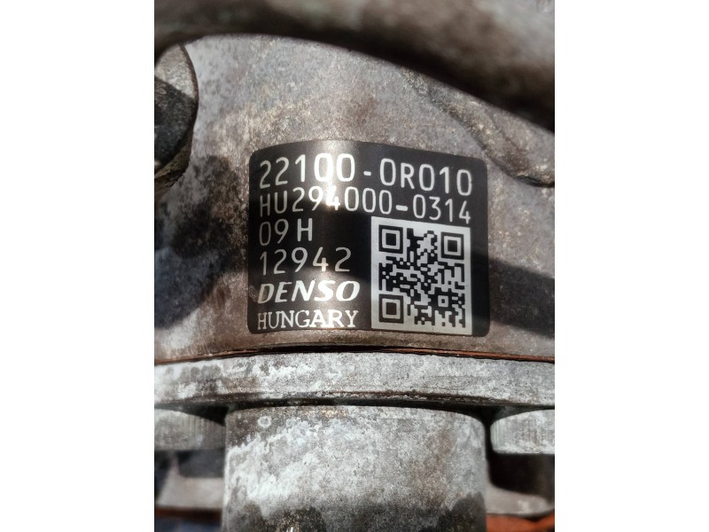 Recambio de bomba inyeccion para toyota avensis berlina (t25) referencia OEM IAM 221000R010 HU2940000314 DENSO