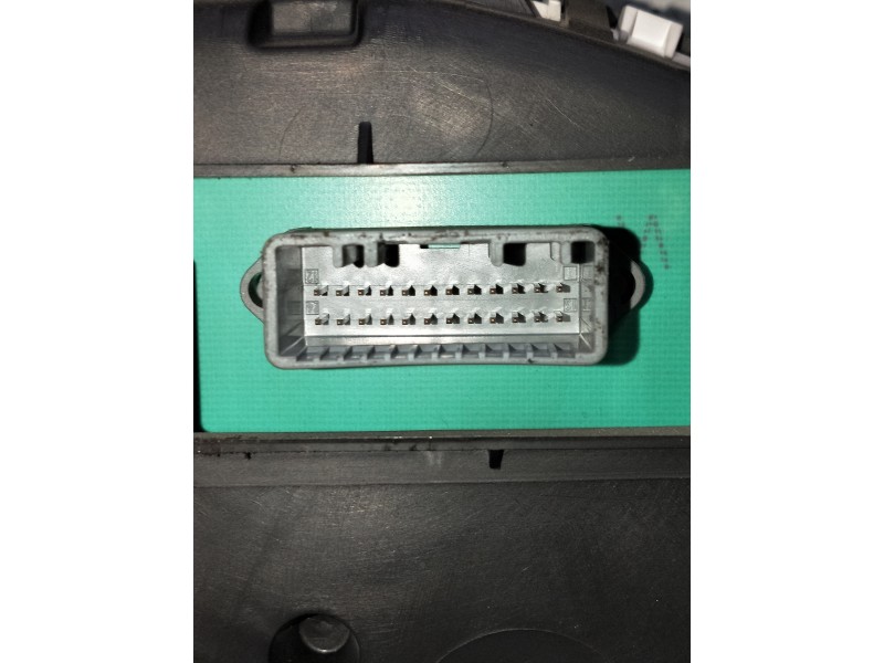 Recambio de cuadro instrumentos para renault clio iii confort dynamique referencia OEM IAM 8200582705G  