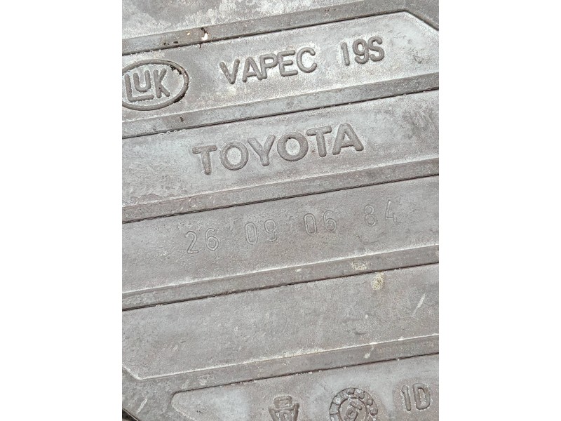 Recambio de depresor freno / bomba vacio para toyota avensis berlina (t25) referencia OEM IAM 26090684  