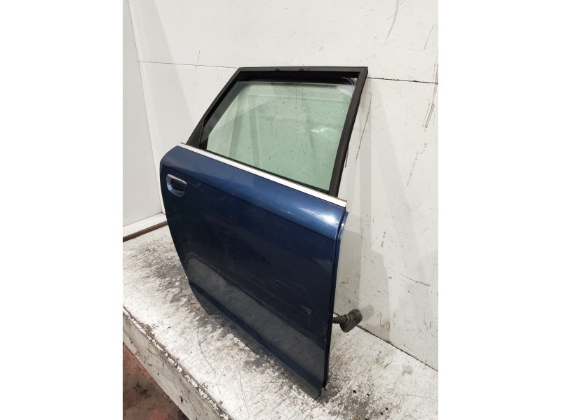Recambio de puerta trasera derecha para audi a6 avant (4f5) referencia OEM IAM   5P