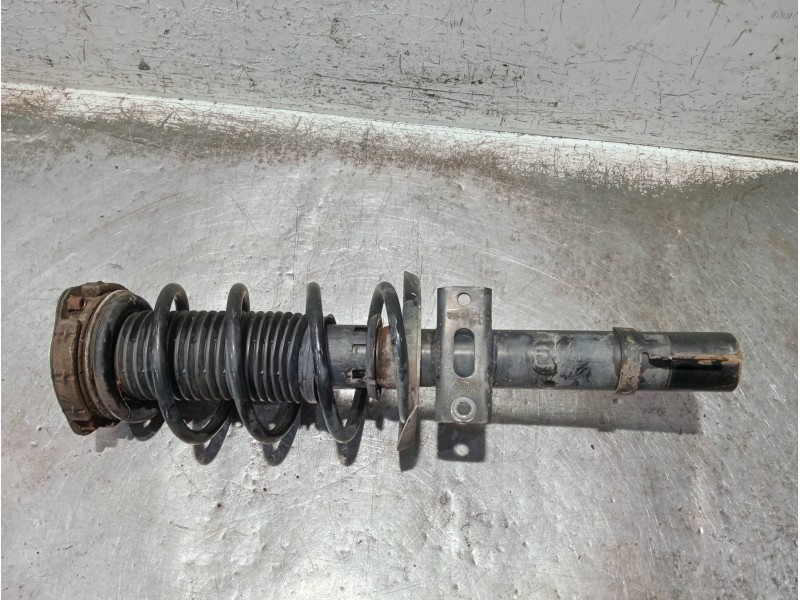 Recambio de amortiguador delantero derecho para volkswagen polo (9n3) referencia OEM IAM 6Q0413031CE  