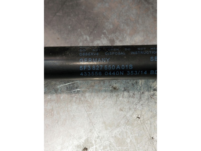 Recambio de amortiguadores maletero / porton para seat leon sc (5f5) referencia OEM IAM 5F3827550A01S 4335560440N 