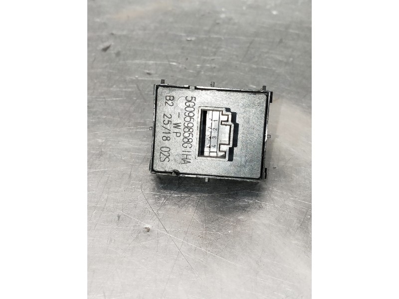 Recambio de mando elevalunas delantero izquierdo para seat leon sc (5f5) referencia OEM IAM 5Q095985G  3P